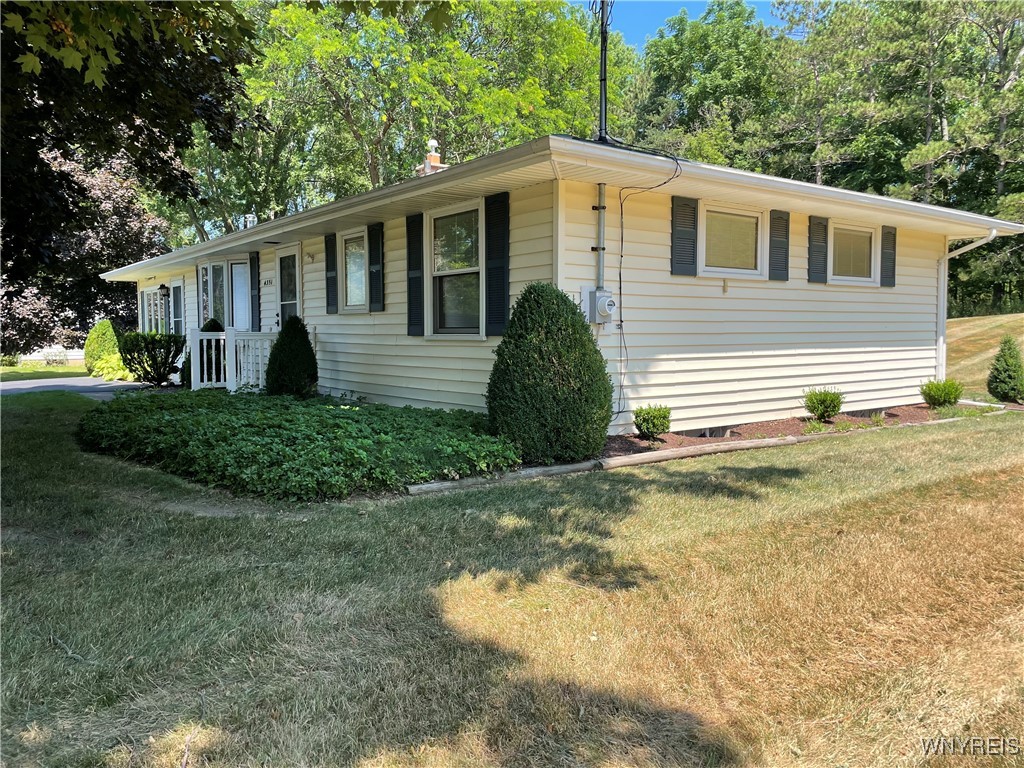 photo 3 : 4351 Two Rod Road, Wales NY 14052