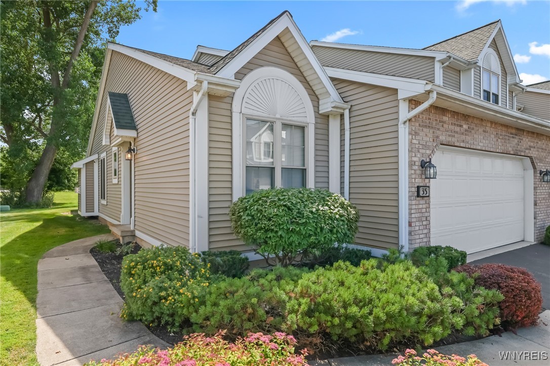 photo 3 : 35 Gardenville On The Green, West Seneca NY 14224