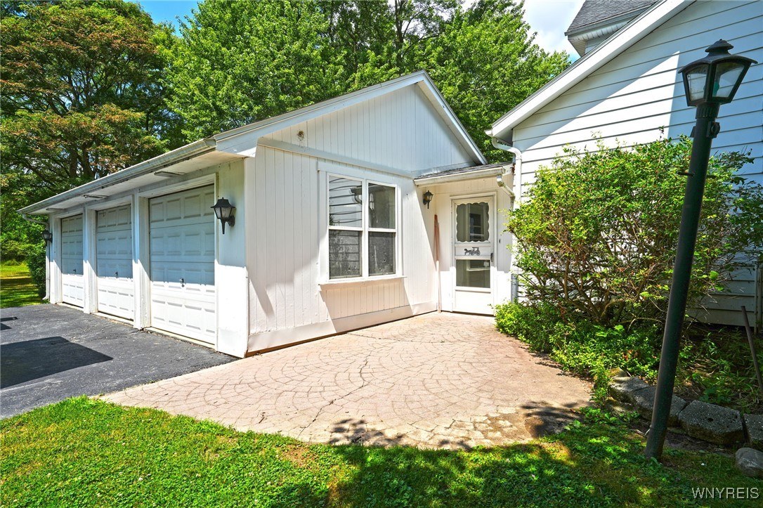 photo 3 : 460 Two Rod Road, Marilla NY 14102