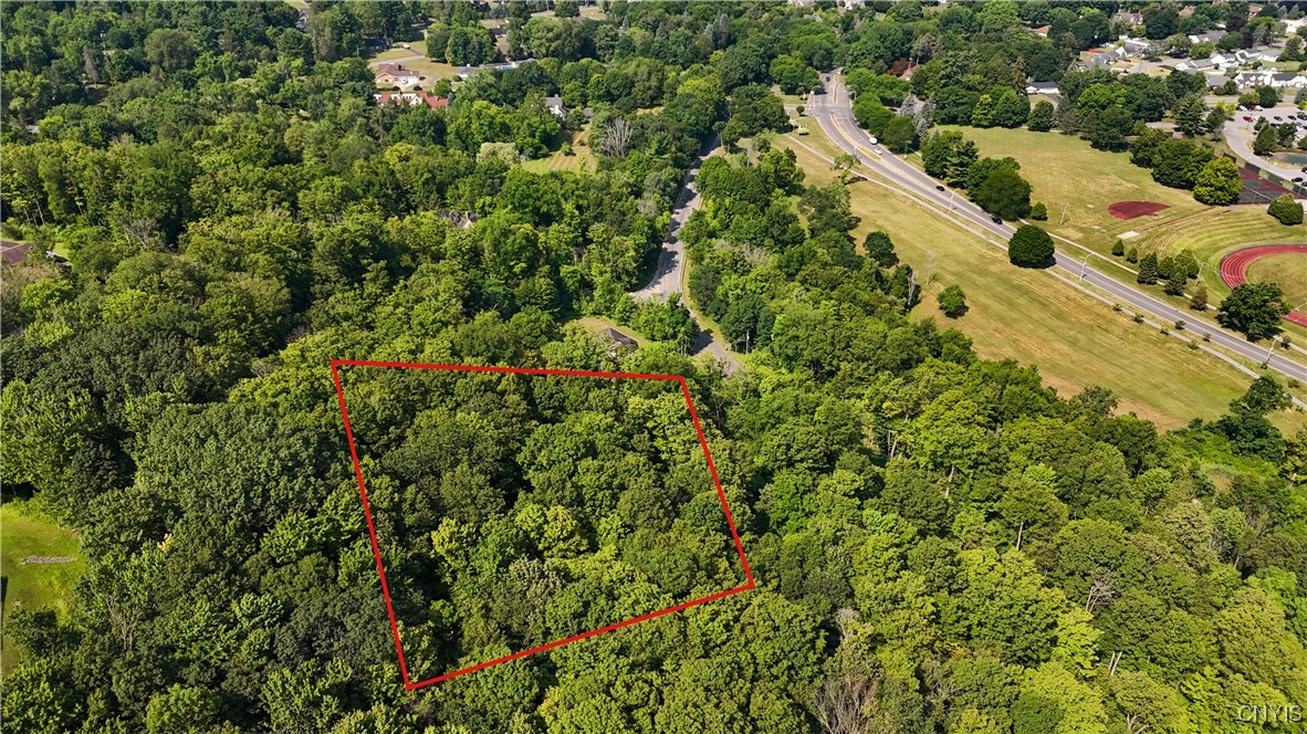 photo 4 : 4 Nob Road, Utica NY 13501