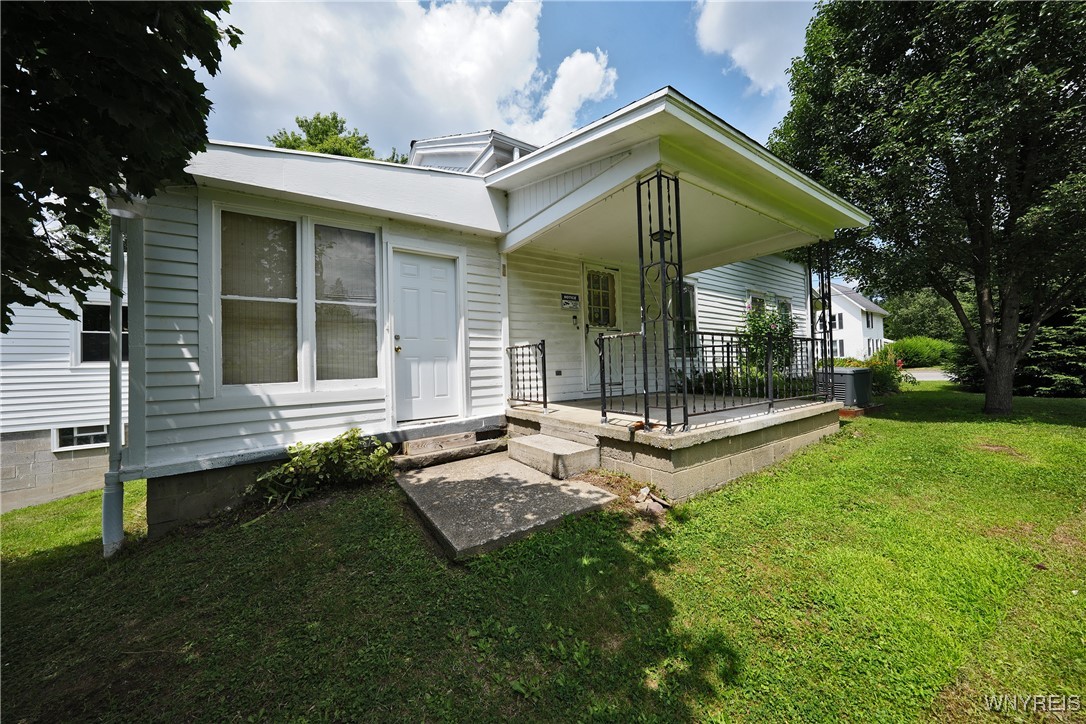 photo 4 : 120 North Main Street North, Holland NY 14080