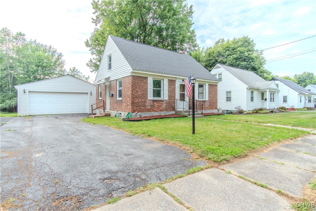 photo 1 : 316 Iroquois Avenue West, Watertown City NY 13601