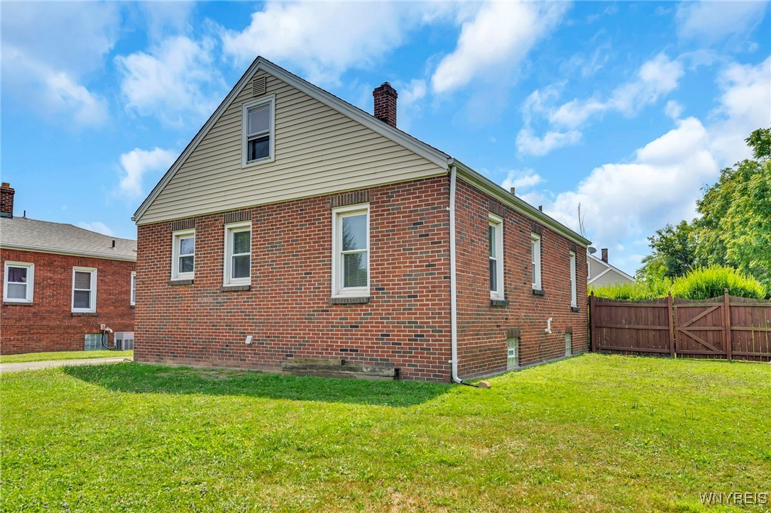 photo undefined: 147 Madison Avenue, Hamburg NY 14219