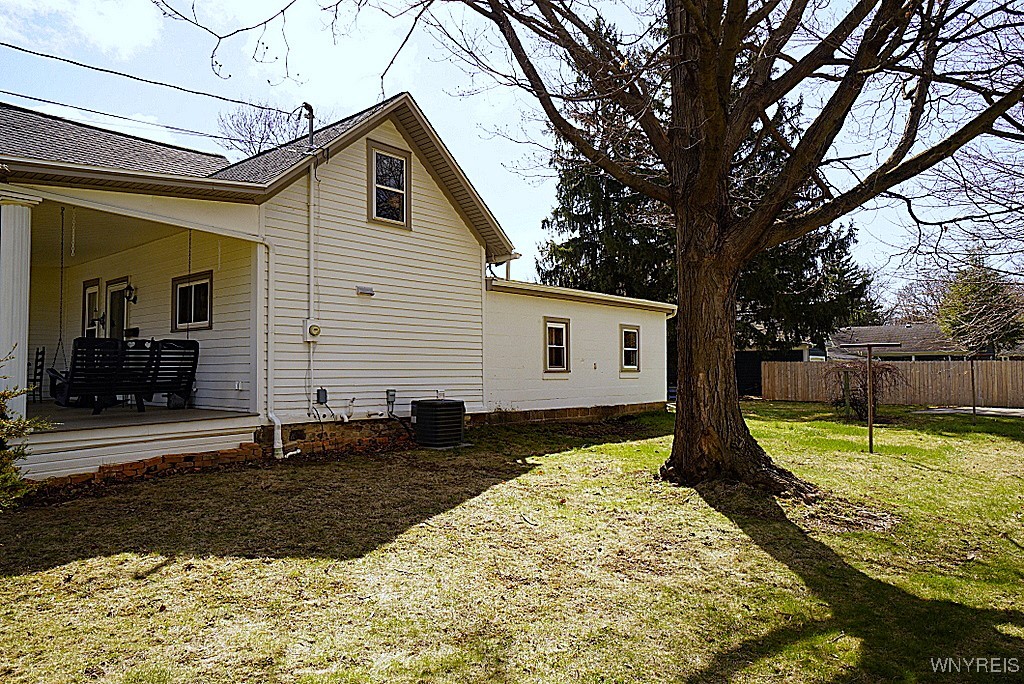 photo 3 : 135 Elliot Street, Porter NY 14174