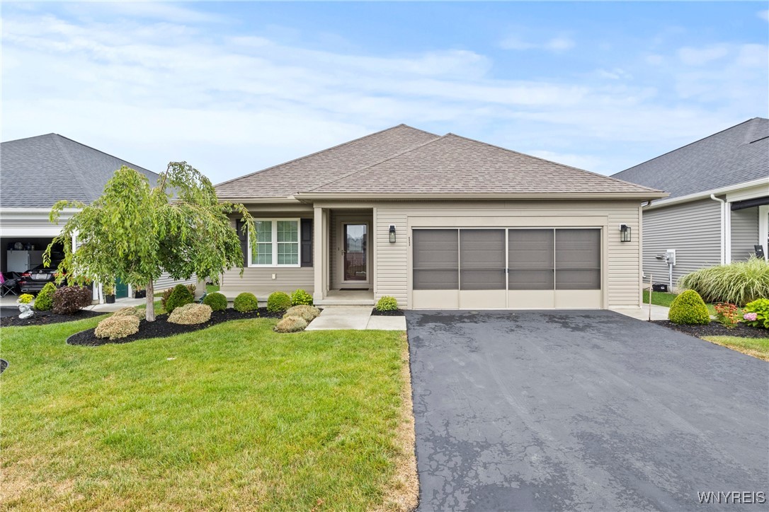 photo S7XRpz-H2NQr6bd4Y8oVMpY: 11 Henslow, Lancaster NY 14086
