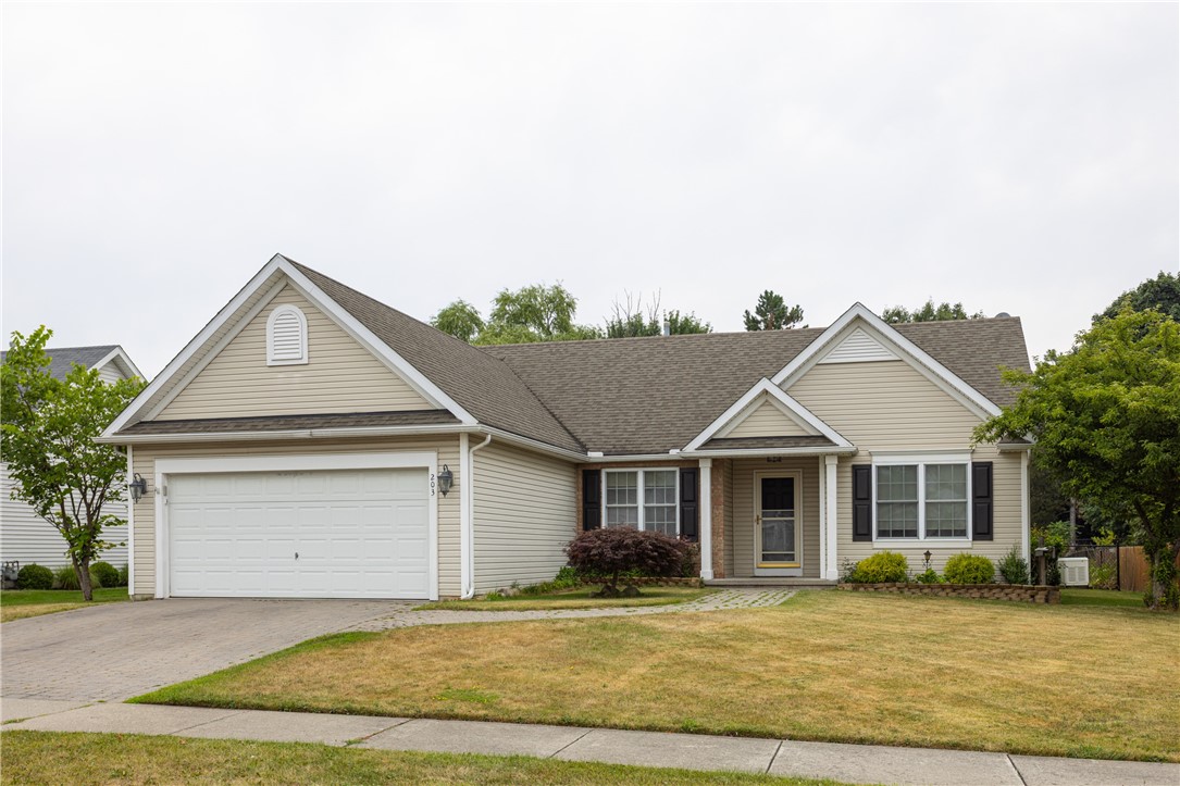photo 2 : 203 Westcombe Park, Henrietta NY 14586