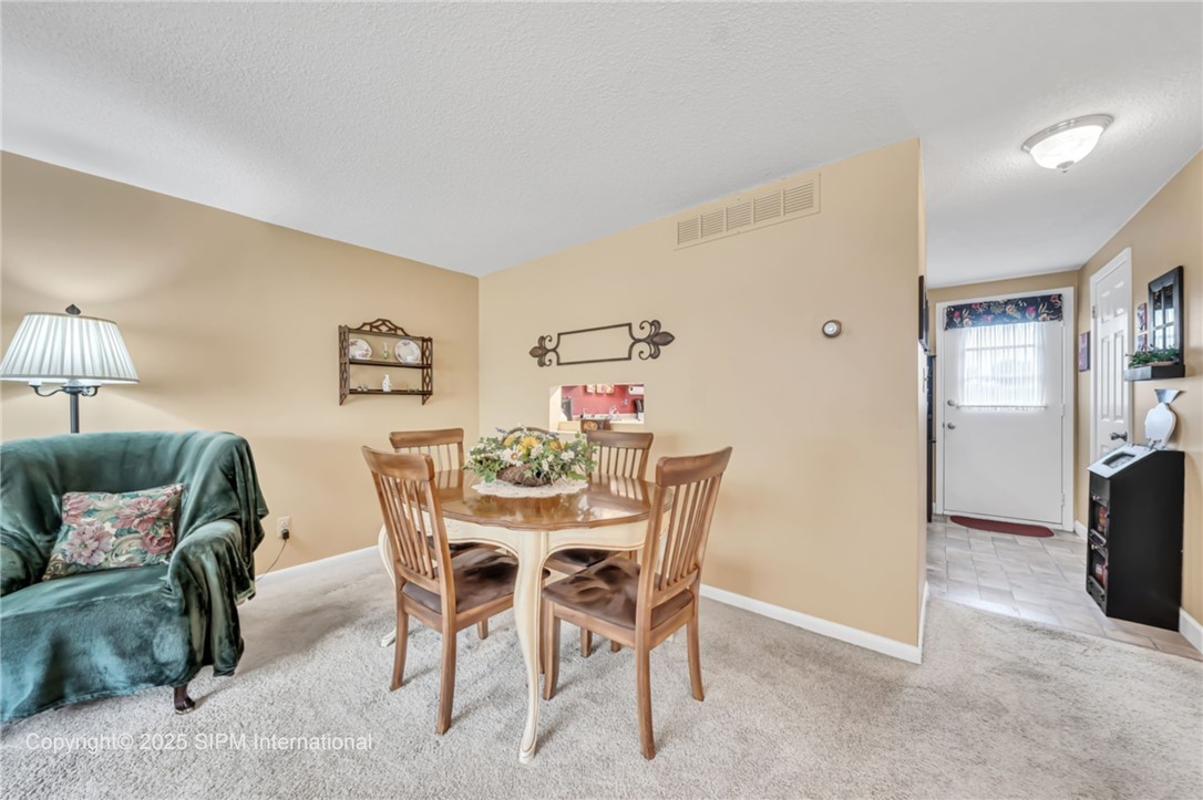 photo 4 : 43 Stoneledge, Amherst NY 14221