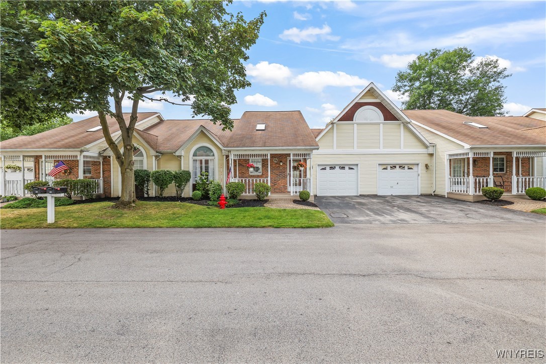photo 2 : 42 Spicebush Lane, Amherst NY 14221