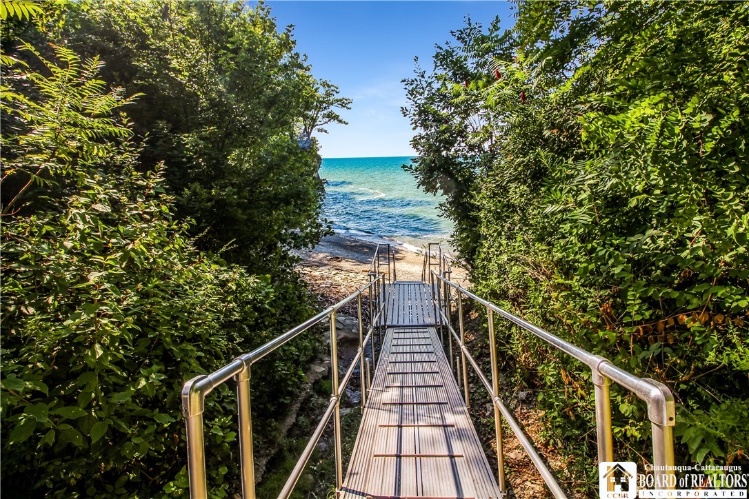 photo 2 : 301 Edgewater Drive, Westfield NY 14787