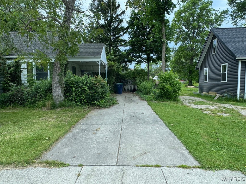 photo undefined: 8226 Laughlin Drive, Niagara Falls NY 14304