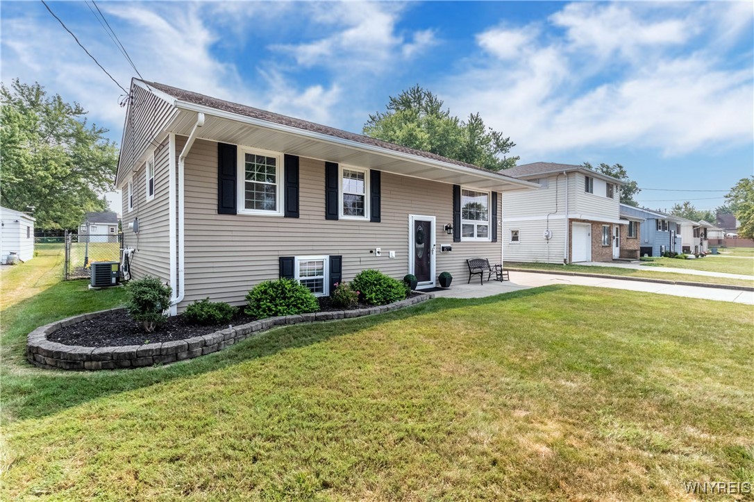 photo 2 : 15 Wedgewood Drive, West Seneca NY 14224