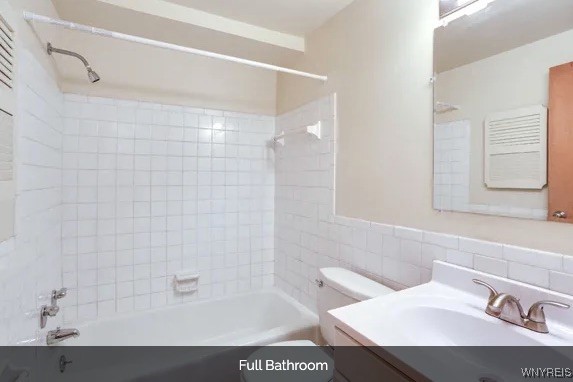 photo MakXO51o-bs8kRzBGAgqwAs: 2475 #7 Sheridan Drive, Amherst NY 14150