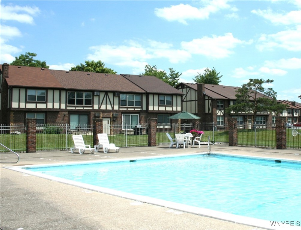 photo 9IogTL52MNi-CtnVkHrd: 4449 Apt 8 Chestnut Ridge, Amherst NY 14228