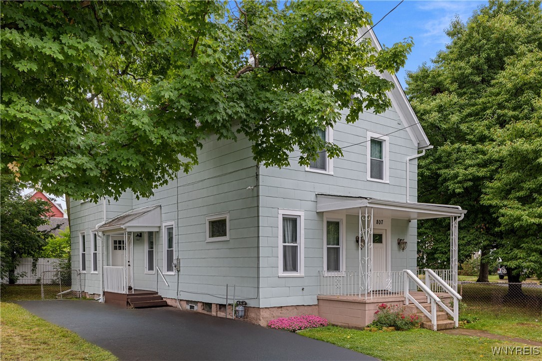 photo undefined: 807 Willow Avenue, Niagara Falls NY 14305