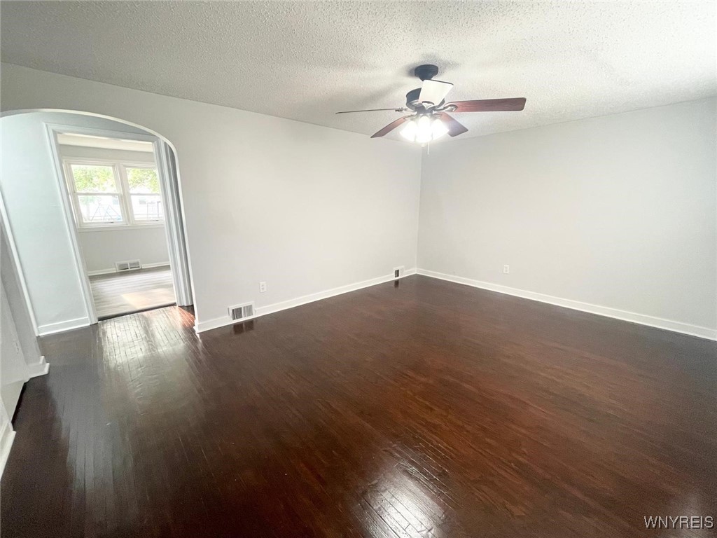 photo 3 : 71 Meaford Road, Cheektowaga NY 14215