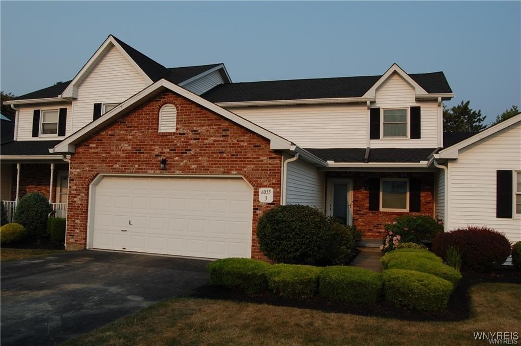 photo eXy114YfS: 6055 Quaker Hollow Road 3, Orchard Park NY 14127