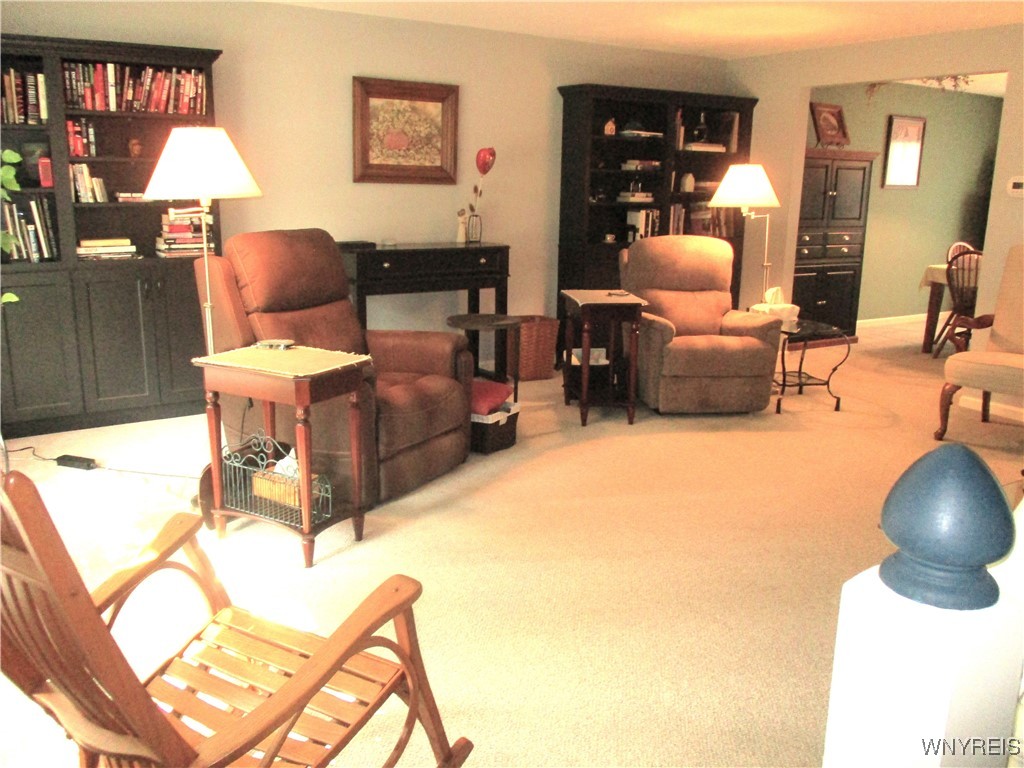 photo 2 : 105 Carriage Drive 2, Orchard Park NY 14127