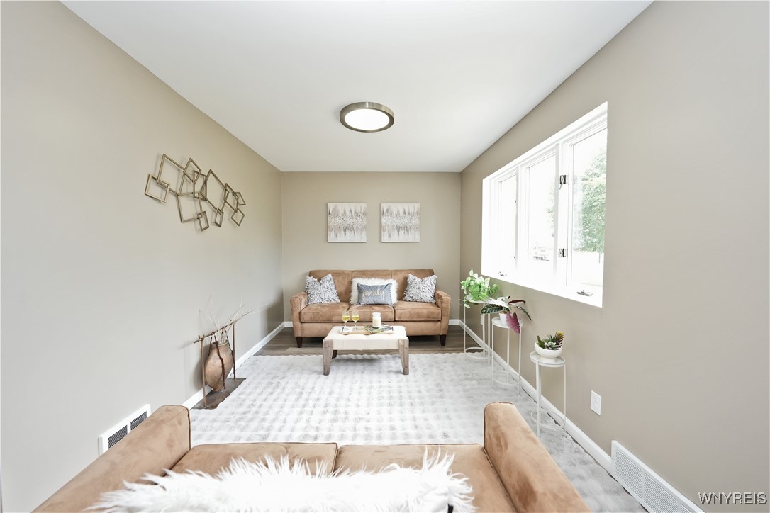 photo CUq5E2gBYL9YEpXq9R5QaNyW3JlBmEHo3iA: 211 Claremont Avenue, Tonawanda NY 14223