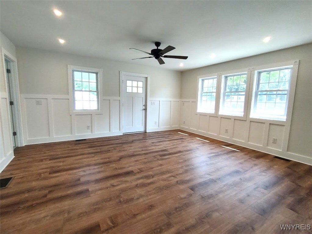 photo 2 : 253 West Pleasant Avenue, Evans NY 14006