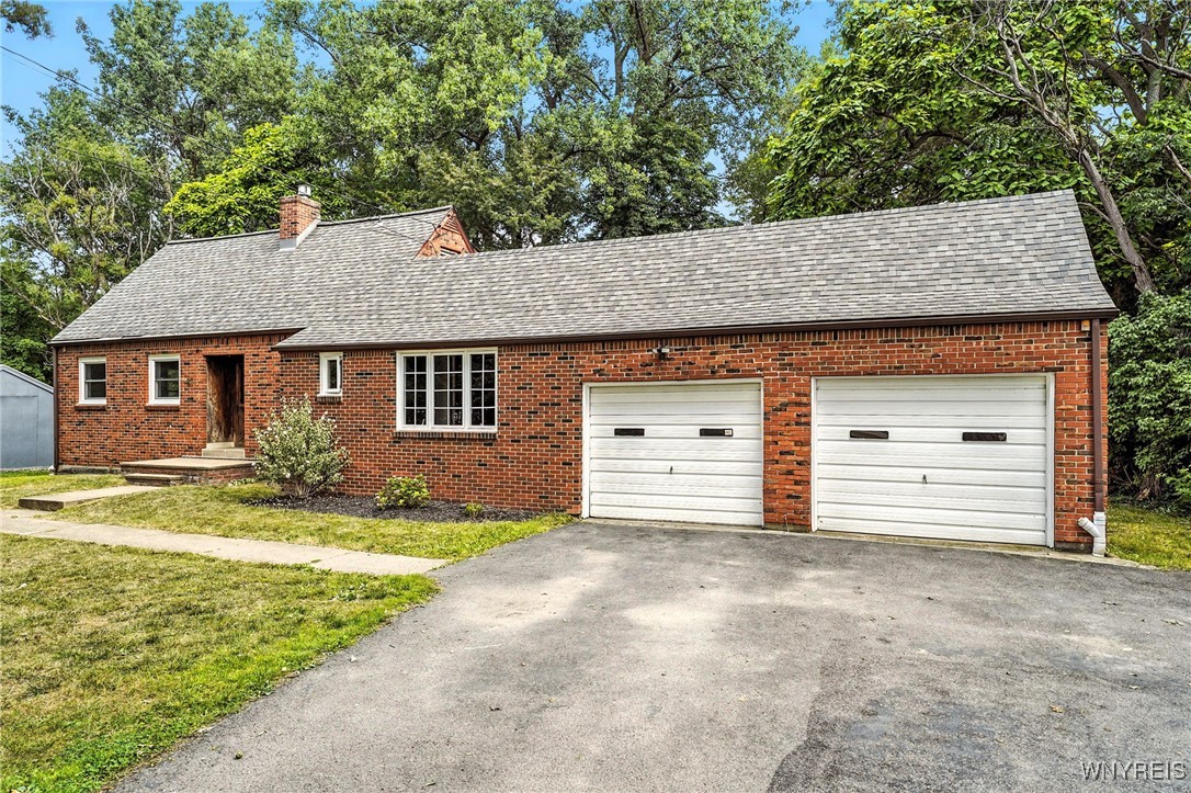 photo 2 : 5061 Ellicott Road, Orchard Park NY 14127