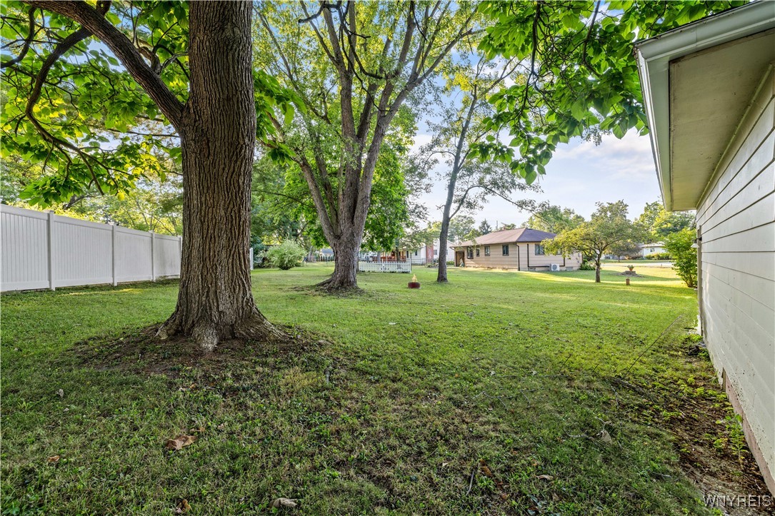 photo 3 : 7536 Valley Circle Lane, Boston NY 14075