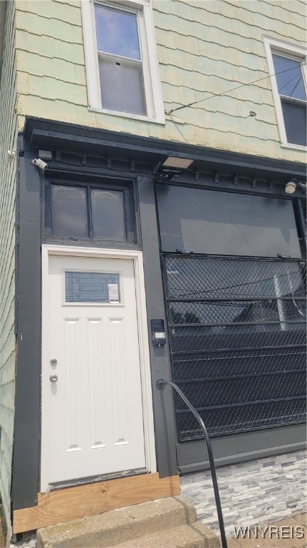 photo GjnGwB0ksC0td3Fc5YVSuh0HPAyiVGl1d98: 528 Ferry Avenue, Niagara Falls NY 14301