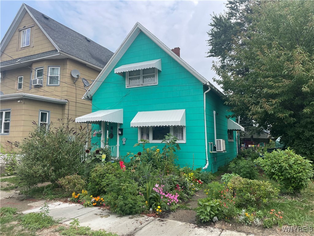 photo 9C-AksMJfXwJyGLg5b9kxaI: 139 Weaver Avenue, Buffalo NY 14206