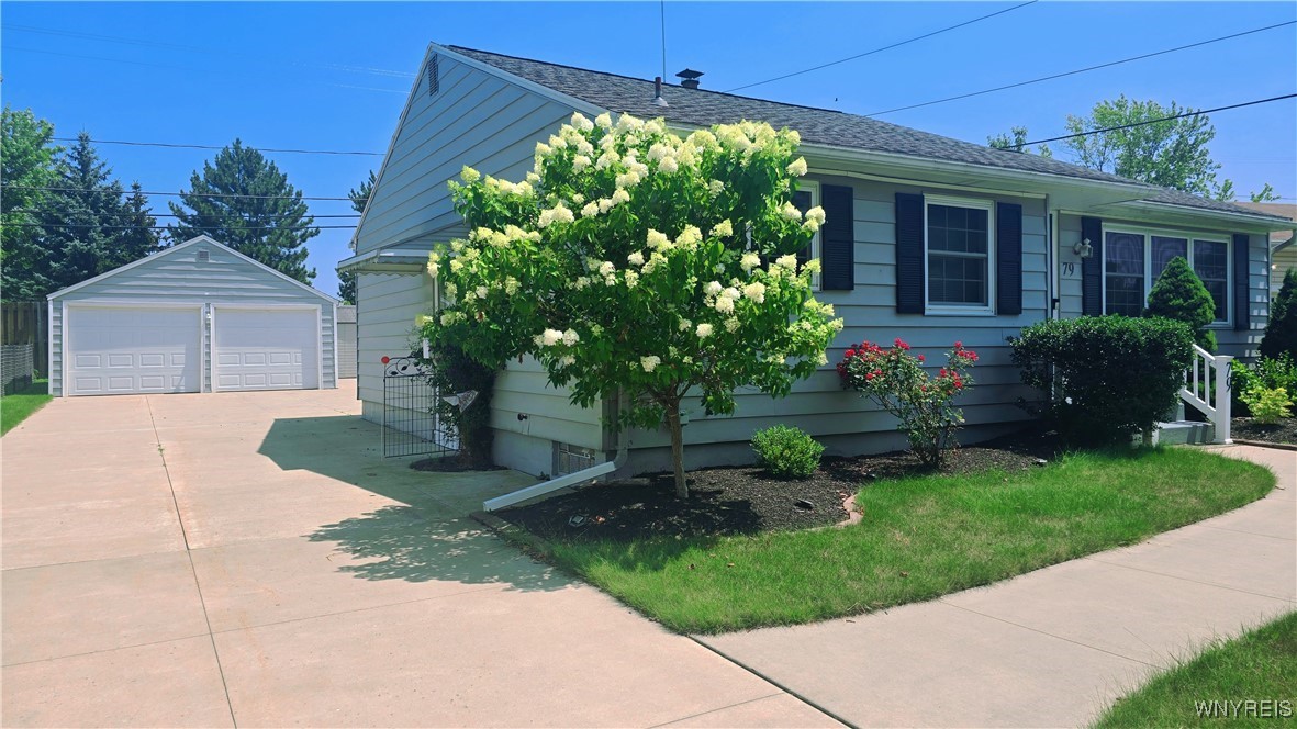 photo 1 : 79 Rosemont Drive, Amherst NY 14226