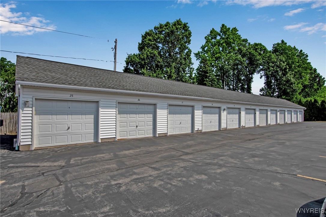 photo A8U: 30 Georgian Lane B, Amherst NY 14221