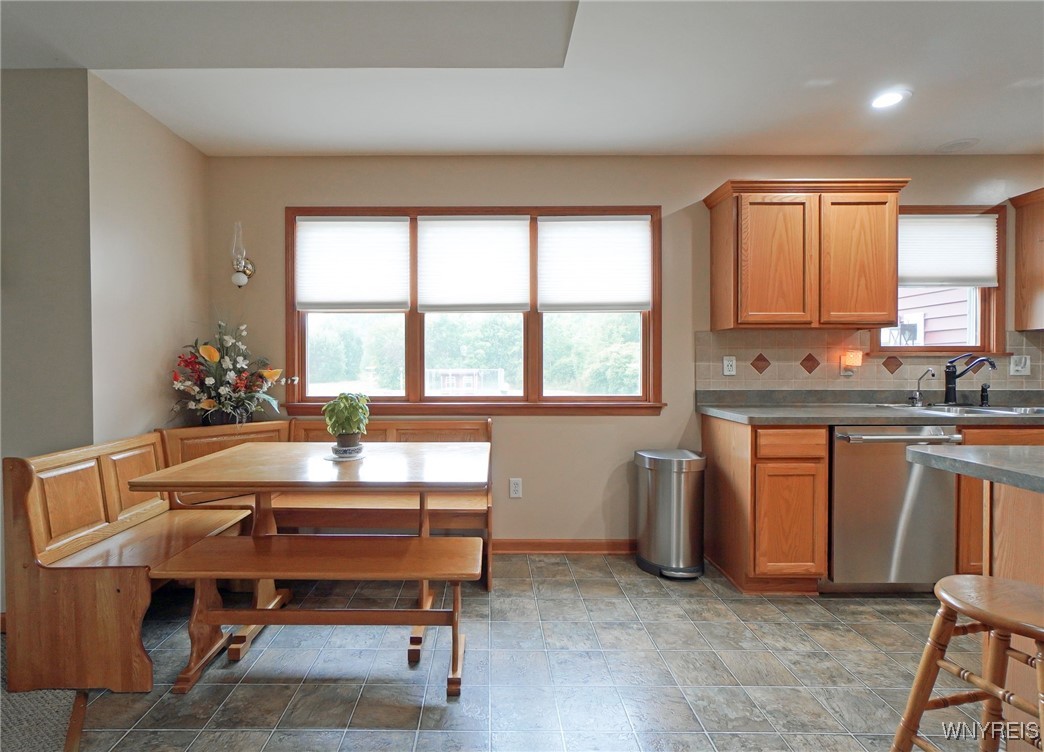 photo 4 : 7570 Cedar Street, Newstead NY 14001