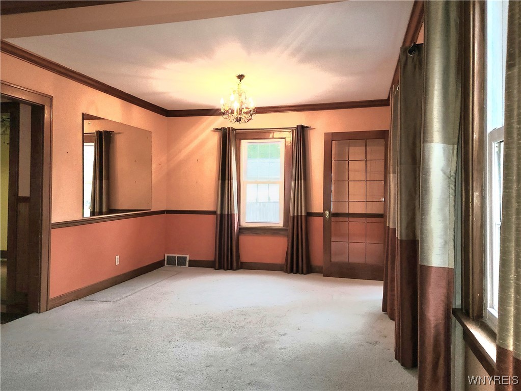 photo 4 : 147 Leonore Road, Amherst NY 14226