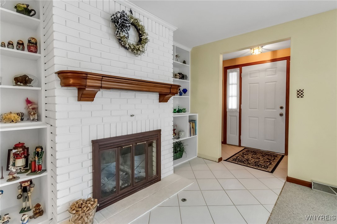 photo 1 : 111 Cimarand Drive, Amherst NY 14221