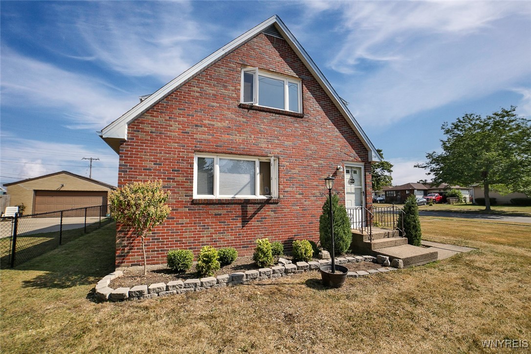 photo undefined: 230 Crandon Blvd Boulevard, Cheektowaga NY 14225