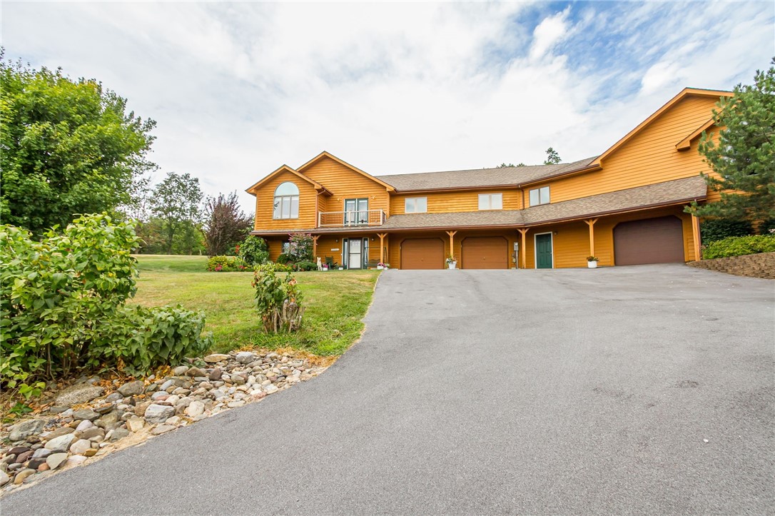photo undefined: 4 Old Meadow Court, Livonia NY 14487