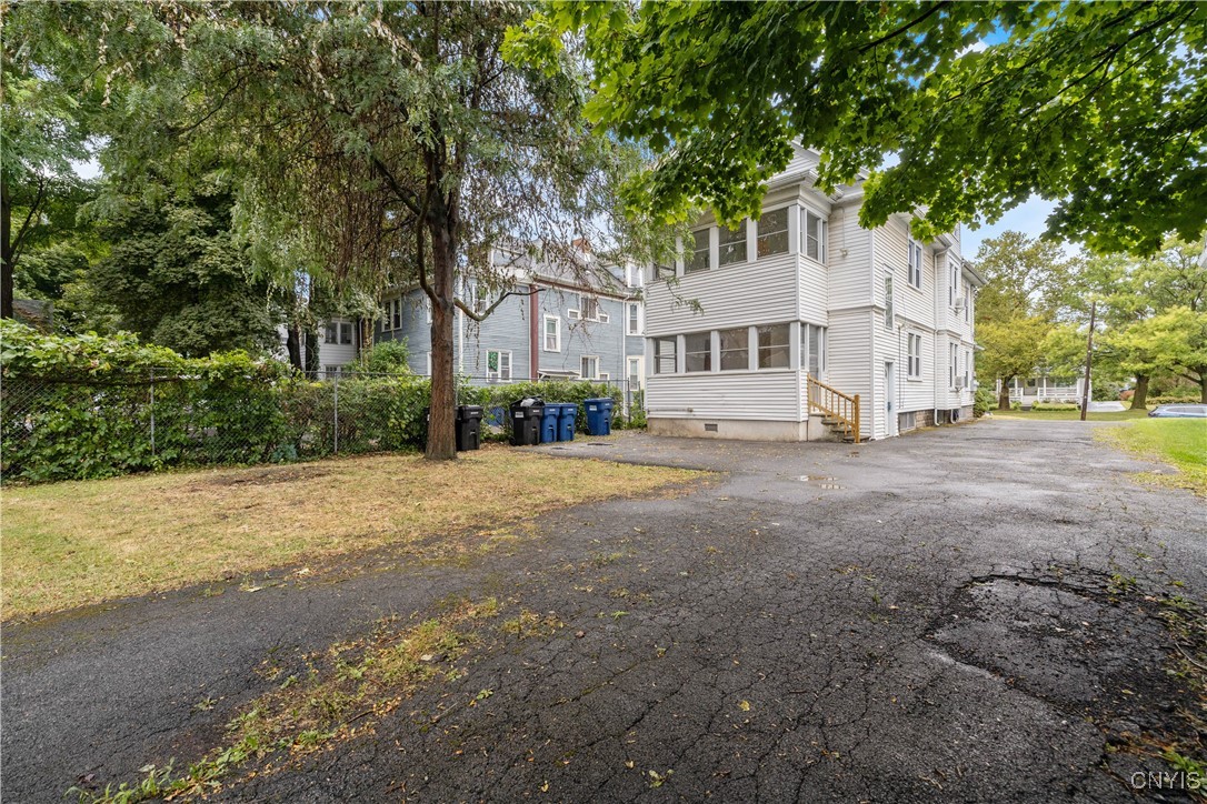 photo 2 : 633 Park Avenue, Syracuse NY 13204