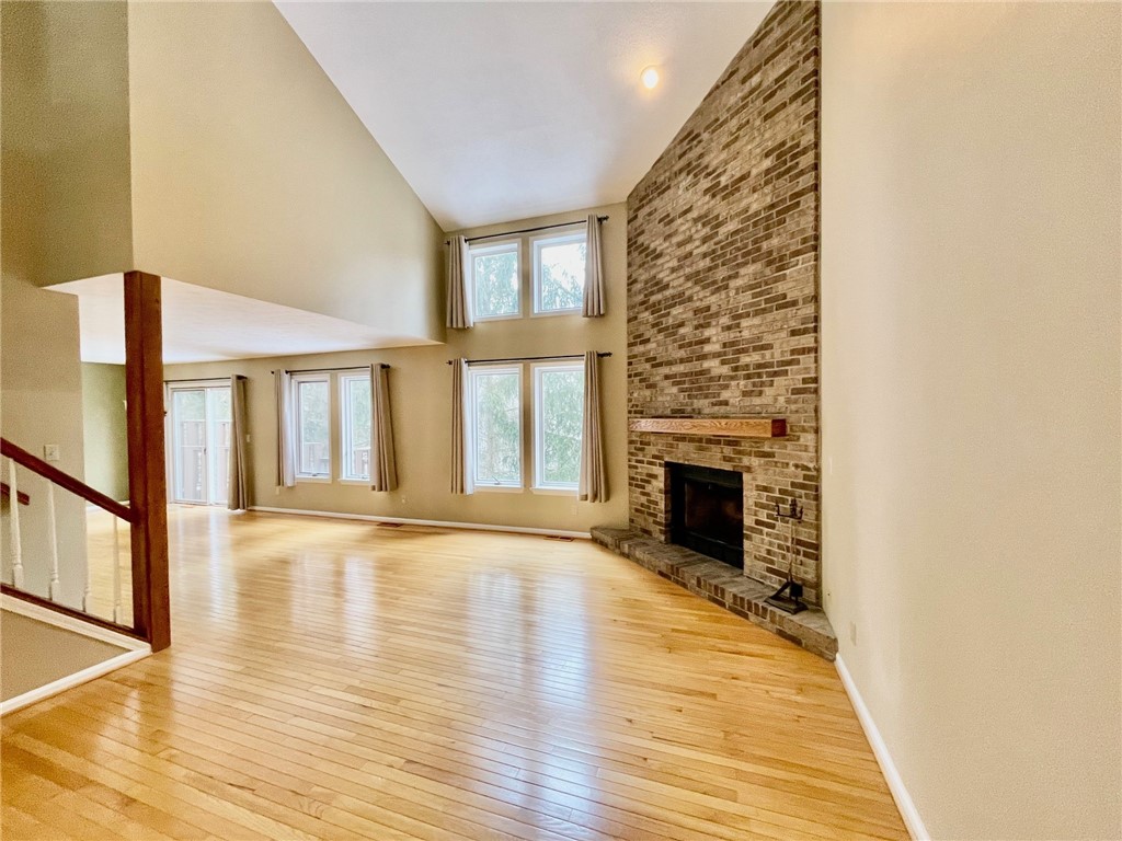 photo kwx5SEoRJvEQzTeTWam1KSwWtbJIieO-bKbMMj24: 48 Colonial Circle, Perinton NY 14450