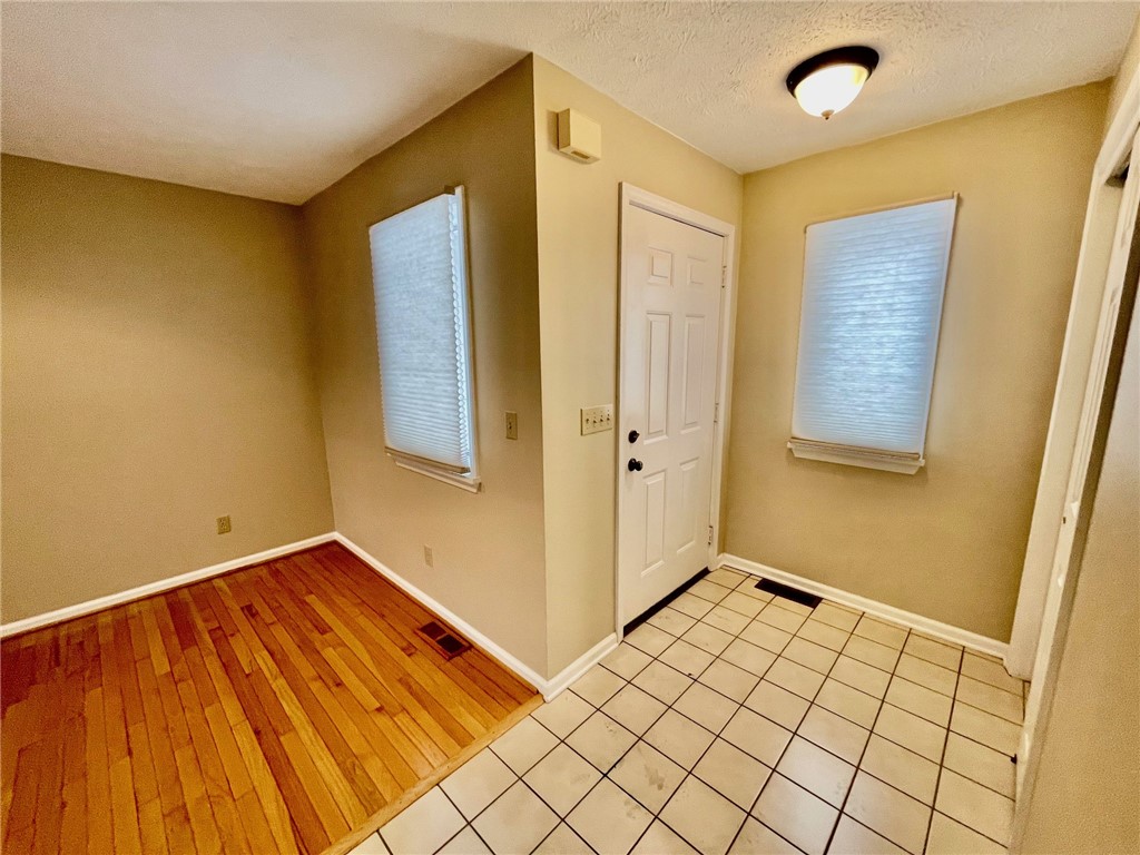 photo 2 : 48 Colonial Circle, Perinton NY 14450