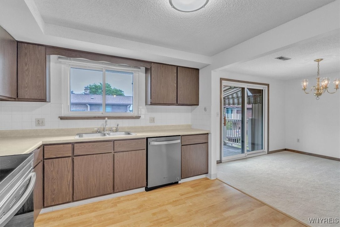 photo kYmLaYZPoec9VHFFuGwCb: 3932 Ridge Lea Road D, Amherst NY 14228