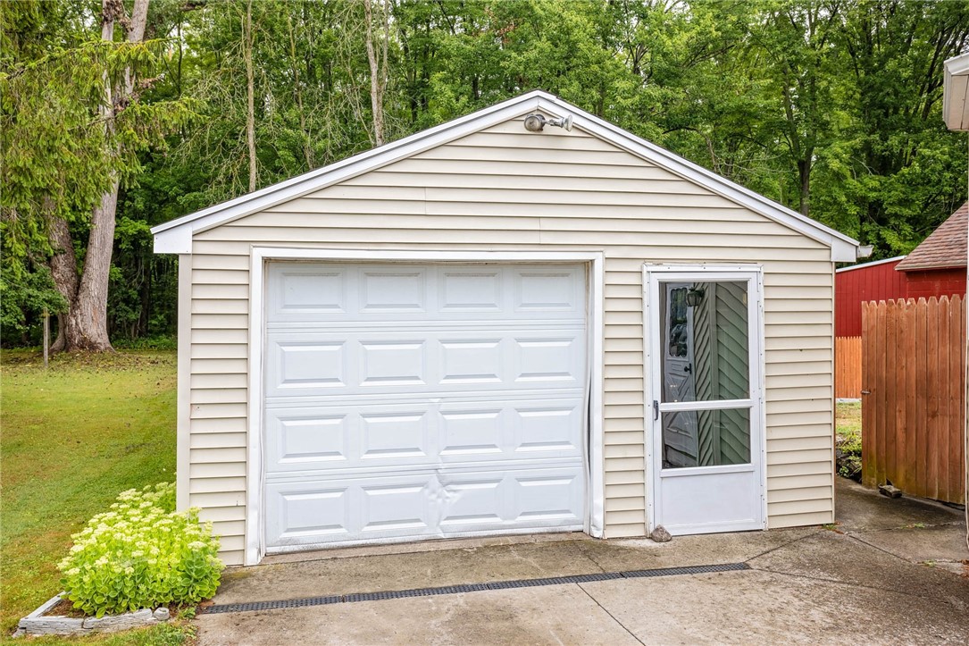 photo 3 : 154 Walnut Street, Batavia City NY 14020