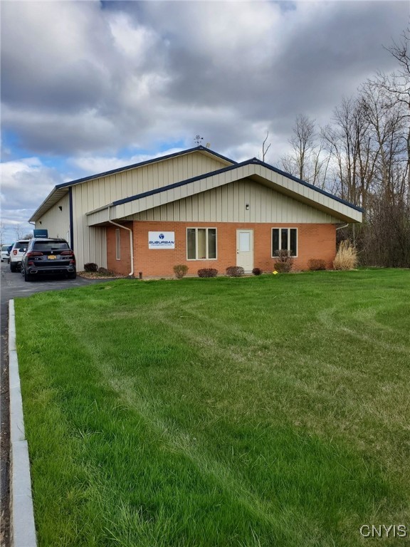 photo 2 : 6327 - 6331 East Molloy Road, DeWitt NY 13057