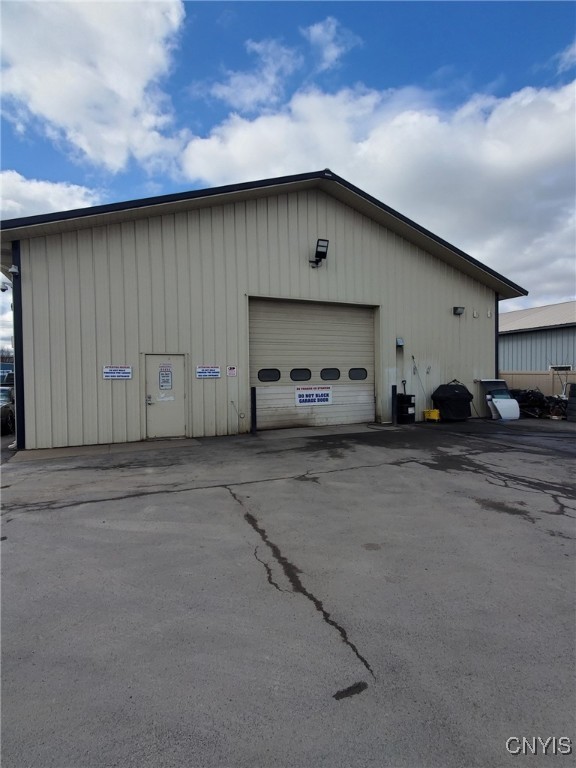 photo 4 : 6327 - 6331 East Molloy Road, DeWitt NY 13057