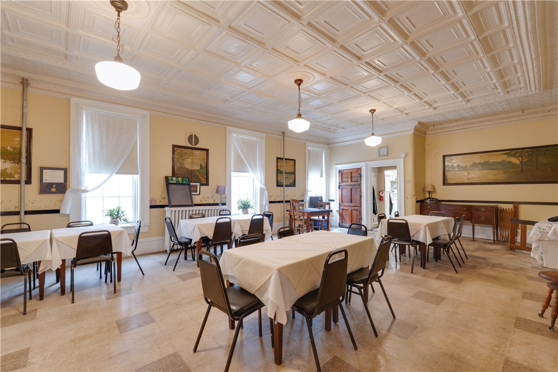 photo 3 : 7304 East Main Street, Lima NY 14485