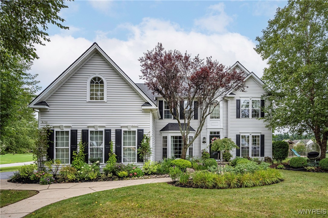 photo 1 : 95 Graystone Lane, Orchard Park NY 14127