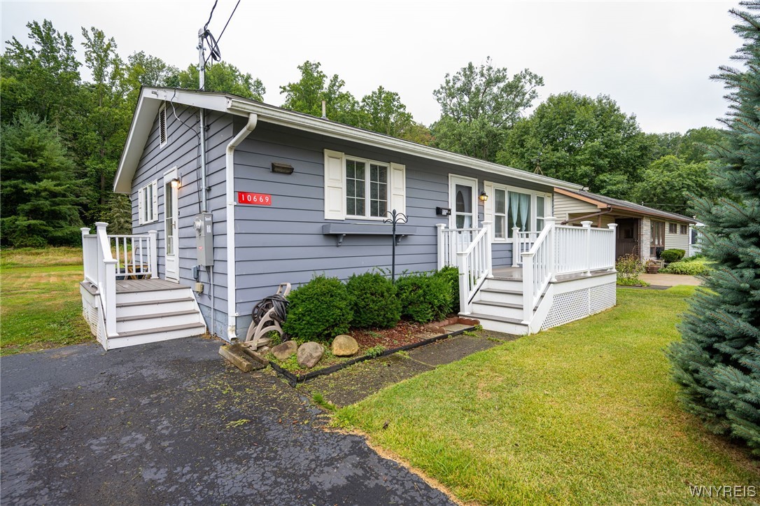 photo undefined: 10669 Prospect Street, Perrysburg NY 14070