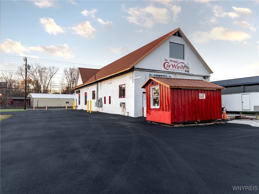 photo QAqJ4vPnTgfI31WpbVLi8vJpnOZx1gMjRsGsrvFv58: 627 Erie Avenue, North Tonawanda NY 14120
