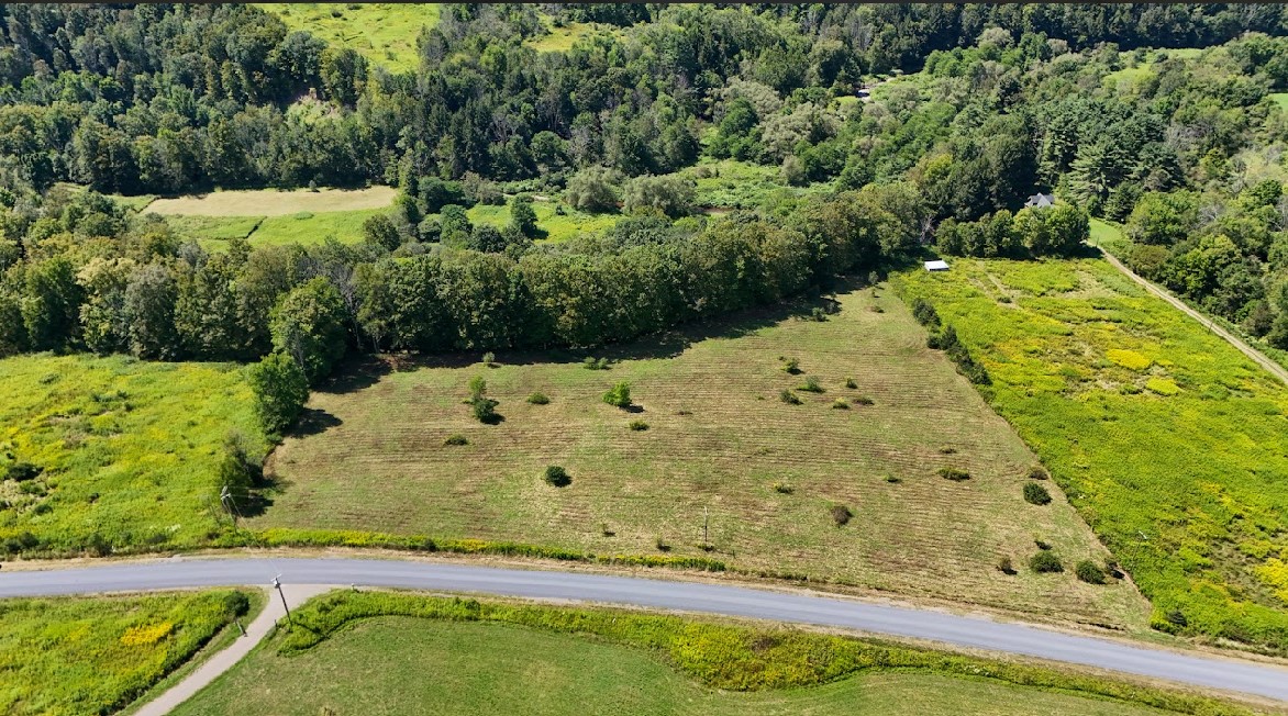 photo OnQRZ30: 100 Pomeroy Road, Franklin NY 13775