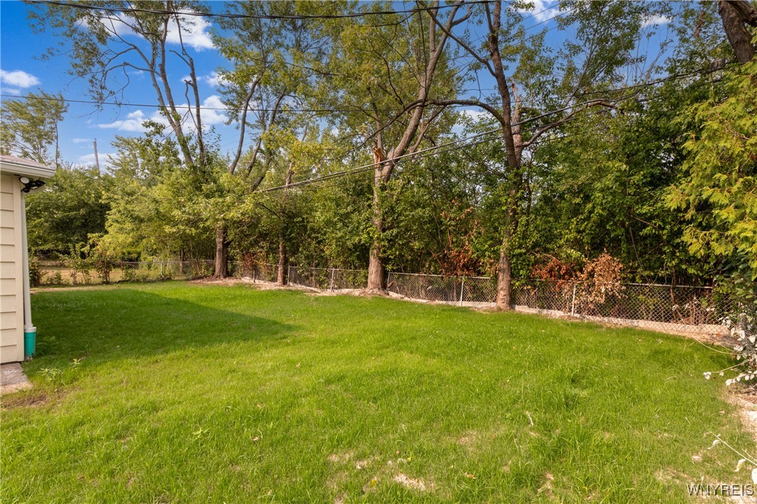 photo sMexGxG6KU171: 452 Campus Drive, Amherst NY 14226