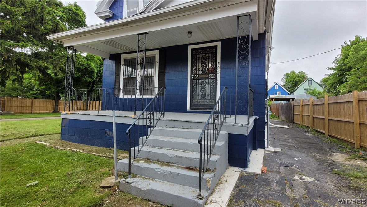 photo 3 : 325 BOX AVE (UPPER) Avenue, Buffalo NY 14211