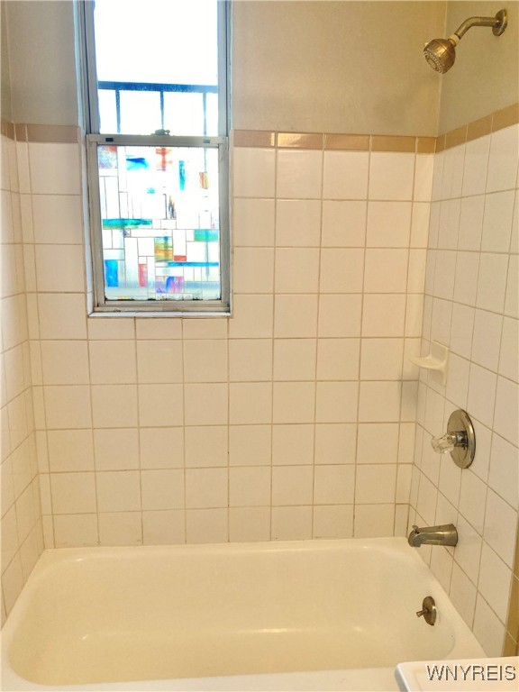 photo eLuYTG9l5Ow2PG9fh9tFTzeVEDMz2iGz8uGKCVWYA: 294 S. Elmwood Avenue 5, Buffalo NY 14201