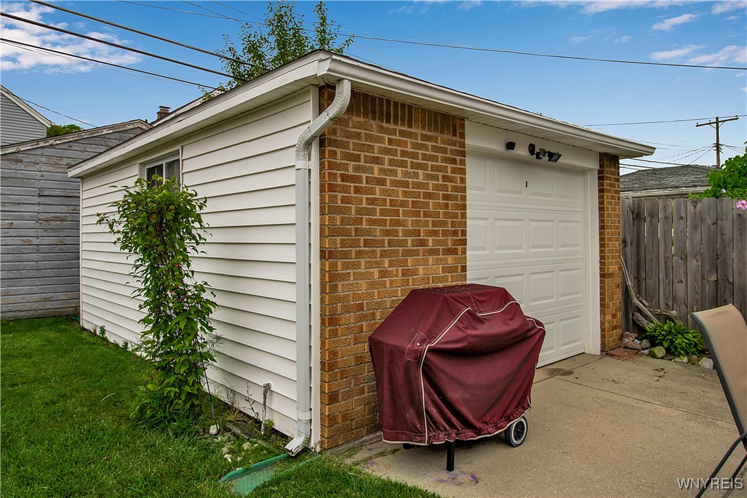 photo CAOjckHZAHNFpD3D4hdbkmnjEEKQ4tt1zDl3Qg: 179 Hamilton Boulevard, Tonawanda NY 14127